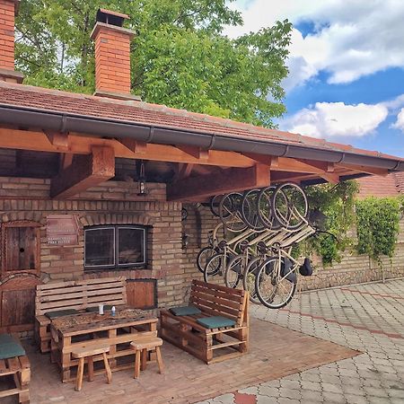 Eko Apartmani Backi Petrovac Exterior foto